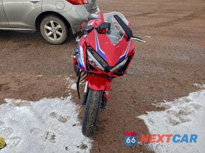 Drugie zdjęcie samochodu z przodu: 2024 HONDA CBR650 R VIN:MLHRH1552R5000492 - miniatura