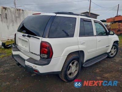 Trzecie zdjęcie samochodu z tyłu: 2004 CHEVROLET TRAILBLAZER LS VIN:1GNDT13S242329599 - miniatura