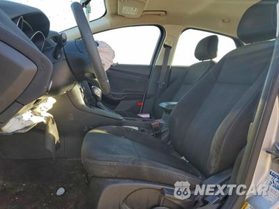 Zdjęcie 7 z 13 samochodu: 2018 FORD FOCUS SE VIN:1FADP3F26JL213029 - miniatura