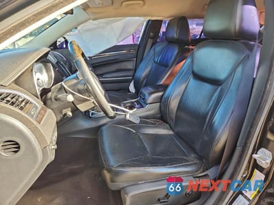 Zdjęcie 7 z 12 samochodu: 2018 CHRYSLER 300 LIMITED VIN:2C3CCAEG3JH127021 - miniatura