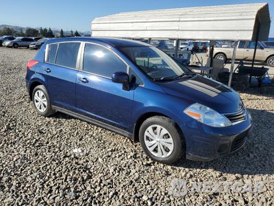 Czwarte zdjęcie samochodu z boku: 2012 NISSAN VERSA S VIN:3N1BC1CP2CL364896 - miniatura