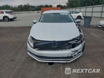 Piąte zdjęcie samochodu w środku: 2017 VOLKSWAGEN JETTA S VIN:3VW2B7AJXHM330463 - miniatura