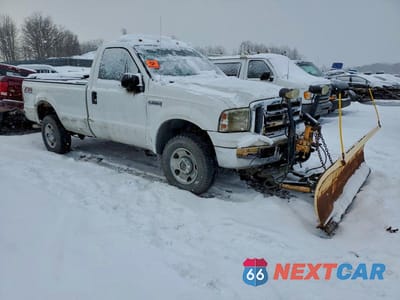 Czwarte zdjęcie samochodu z boku: 2005 FORD F250 SUPER DUTY VIN:1FTNF21585EB07169 - miniatura