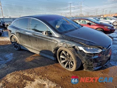 Czwarte zdjęcie samochodu z boku: 2016 TESLA MODEL X VIN:5YJXCBE23GF023800 - miniatura
