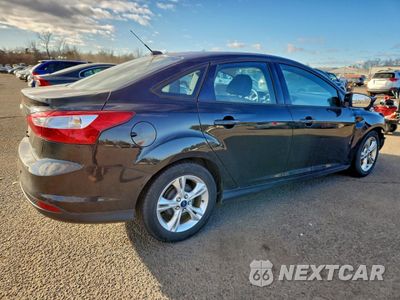 Trzecie zdjęcie samochodu z tyłu: 2014 FORD FOCUS SE VIN:1FADP3F22EL240167 - miniatura
