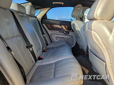 Zdjęcie 10 z 12 samochodu: 2011 JAGUAR XJ VIN:SAJWA1CB6BLV04646 - miniatura
