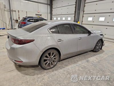 Trzecie zdjęcie samochodu z tyłu: 2020 MAZDA 3 SELECT VIN:3MZBPBCM7LM136509 - miniatura