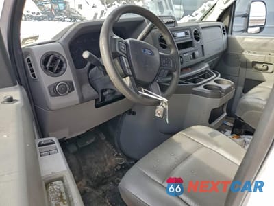 Zdjęcie 8 z 13 samochodu: 2024 FORD E350 UTILITY / SERVICE TRUCK VIN:1FDWE3FN8RDD00936 - miniatura