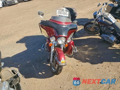 Piąte zdjęcie samochodu w środku: 2001 HARLEY-DAVIDSON FLHTCUI VIN:1HD1FCW141Y610098 - miniatura