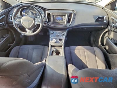 Zdjęcie 8 z 11 samochodu: 2015 CHRYSLER 200 VIN:1C3CCCAB0FN653465 - miniatura