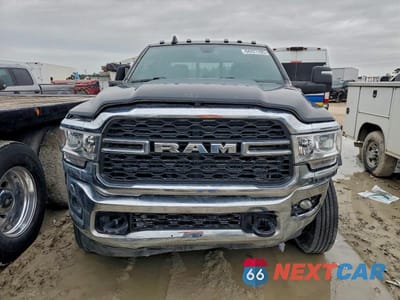 Piąte zdjęcie samochodu w środku: 2023 RAM 5500 VIN:3C7WRMEL1PG507086 - miniatura