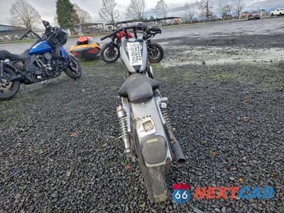 Czwarte zdjęcie samochodu z boku: 2000 HARLEY-DAVIDSON XL1200 C VIN:1HD1CGP35YK117432 - miniatura