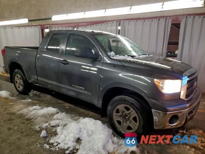 Czwarte zdjęcie samochodu z boku: 2012 TOYOTA TUNDRA DOUBLE CAB SR5 VIN:5TFRM5F19CX045863 - miniatura