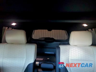 Zdjęcie 10 z 12 samochodu: 2024 TOYOTA SEQUOIA CAPSTONE VIN:7SVAAABA7RX032550 - miniatura
