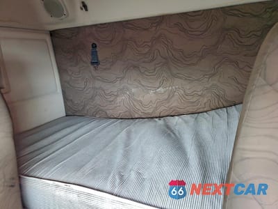 Zdjęcie 6 z 10 samochodu: 2014 VOLVO VN VNL VIN:4V4N19TH2EN152398 - miniatura