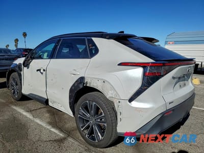 Drugie zdjęcie samochodu z przodu: 2024 TOYOTA BZ4X XLE VIN:JTMAAAAA2RA033720 - miniatura