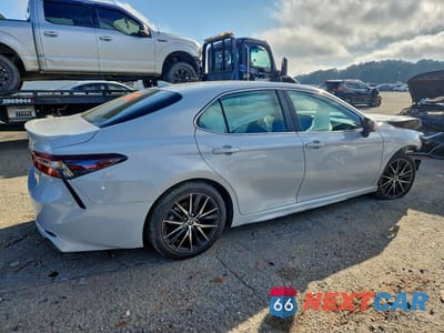 Trzecie zdjęcie samochodu z tyłu: 2024 TOYOTA CAMRY SE NIGHT SHADE VIN:4T1G11AK4RU219109 - miniatura