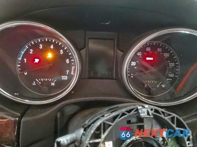 Zdjęcie 9 z 12 samochodu: 2012 JEEP GRAND CHEROKEE LAREDO VIN:1C4RJFAG3CC111440 - miniatura