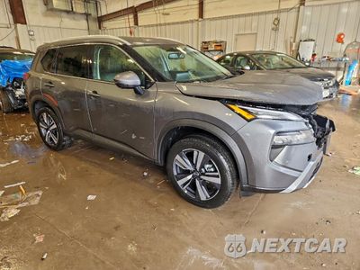 Czwarte zdjęcie samochodu z boku: 2026 NISSAN ROGUE SL VIN:5N1BT3CB6TC737281 - miniatura
