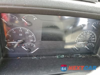 Zdjęcie 8 z 10 samochodu: 2024 VOLVO VNR SEMI TRUCK VIN:4V4WC9EH6RN658527 - miniatura