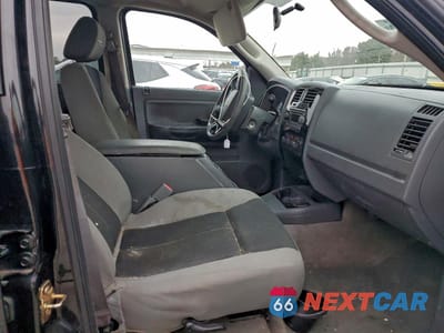 Zdjęcie 7 z 12 samochodu: 2006 DODGE DAKOTA QUAD SLT VIN:1D7HE48KX6S664116 - miniatura