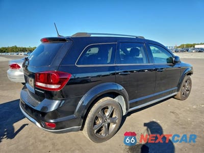 Trzecie zdjęcie samochodu z tyłu: 2020 DODGE JOURNEY CROSSROAD VIN:3C4PDCGB6LT262110 - miniatura