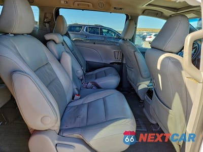 Zdjęcie 11 z 13 samochodu: 2016 TOYOTA SIENNA XLE 8-PASSENGER VIN:5TDYK3DC2GS711905 - miniatura