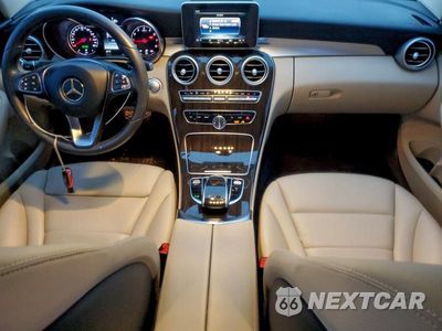 Zdjęcie 8 z 11 samochodu: 2015 MERCEDES-BENZ C 300 VIN:55SWF4JB4FU091573 - miniatura