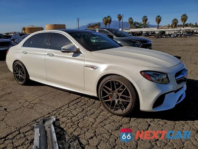 Czwarte zdjęcie samochodu z boku: 2019 MERCEDES-BENZ E 63 AMG-S 4MATIC VIN:WDDZF8KB5KA521396 - miniatura