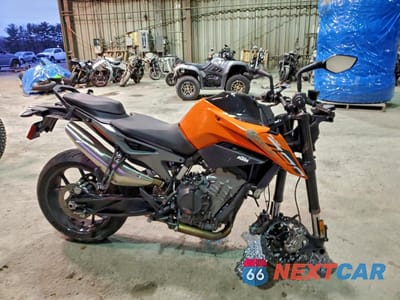 2023 KTM 790 DUKE LCETU7403PH700174 - główne zdjęcie licytacji z USA - miniatura