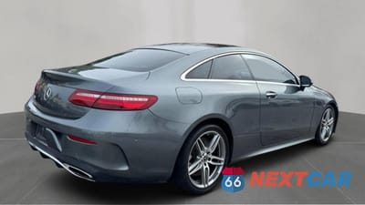 Czwarte zdjęcie samochodu z boku: 2018 MERCEDES-BENZ E 400 VIN:WDD1J6FBXJF010617 - miniatura