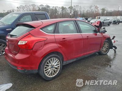 Trzecie zdjęcie samochodu z tyłu: 2013 FORD FOCUS TITANIUM VIN:1FADP3N25DL175783 - miniatura