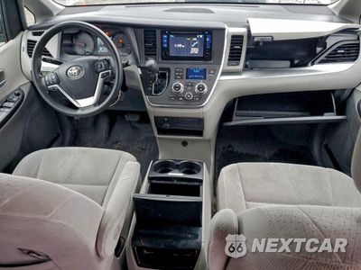 Zdjęcie 8 z 15 samochodu: 2017 TOYOTA SIENNA LE VIN:5TDJZ3DC9HS161097 - miniatura