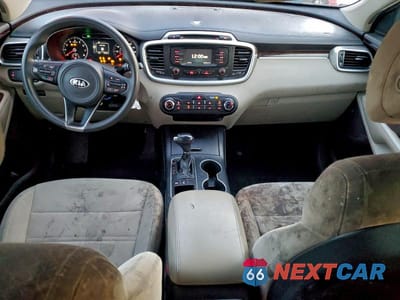 Zdjęcie 8 z 12 samochodu: 2017 KIA SORENTO LX VIN:5XYPGDA3XHG284267 - miniatura