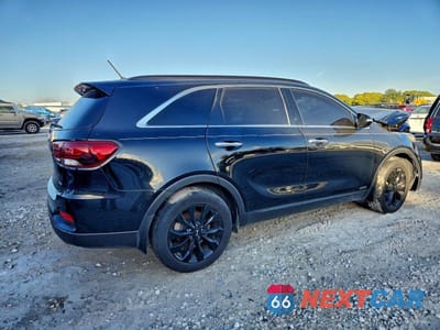 Trzecie zdjęcie samochodu z tyłu: 2020 KIA SORENTO S VIN:5XYPGDA57LG693854 - miniatura