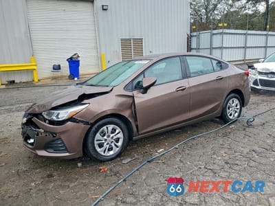 2019 CHEVROLET CRUZE LS 1G1BC5SM2K7137294 - główne zdjęcie licytacji z USA - miniatura
