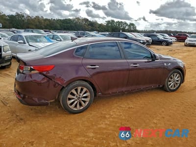 Trzecie zdjęcie samochodu z tyłu: 2018 KIA OPTIMA LX VIN:5XXGT4L33JG271895 - miniatura