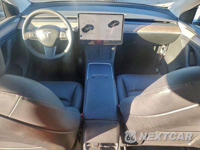 Zdjęcie 8 z 11 samochodu: 2024 TESLA MODEL Y VIN:7SAYGDEE6RA223670 - miniatura