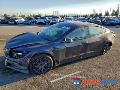 2025 TESLA MODEL 3 5YJ3E1EA1SF965122 - główne zdjęcie licytacji z USA - miniatura