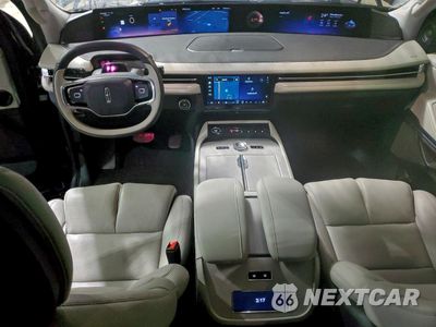 Zdjęcie 8 z 13 samochodu: 2025 LINCOLN NAVIGATOR L RESERVE VIN:5LMJJ3LG9SEL08553 - miniatura