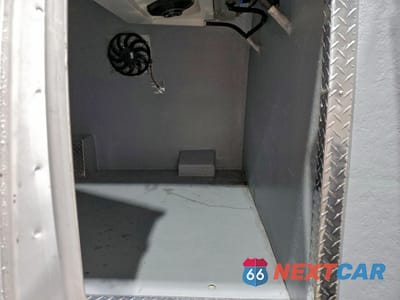 Zdjęcie 11 z 13 samochodu: 2020 GMC SAVANA G2500 VIN:1GTW7AFG7L1174534 - miniatura