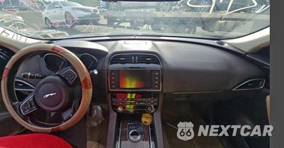 Zdjęcie 9 z 14 samochodu: 2017 JAGUAR F-PACE PRESTIGE VIN:SADCK2BV1HA497436 - miniatura