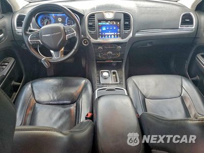 Zdjęcie 8 z 14 samochodu: 2016 CHRYSLER 300 LIMITED VIN:2C3CCAAG1GH147508 - miniatura