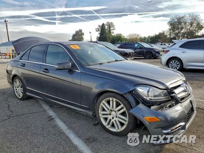 Czwarte zdjęcie samochodu z boku: 2013 MERCEDES-BENZ C 300 4MATIC VIN:WDDGF8AB5DR283420 - miniatura