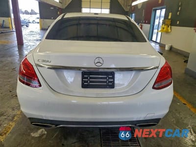 Zdjęcie 6 z 12 samochodu: 2018 MERCEDES-BENZ C 300 VIN:55SWF4JB7JU235125 - miniatura