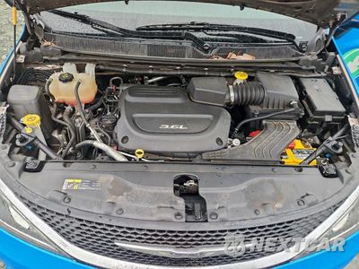Zdjęcie 12 z 12 samochodu: 2017 CHRYSLER PACIFICA TOURING L VIN:2C4RC1BG9HR836731 - miniatura