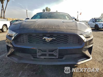 Piąte zdjęcie samochodu w środku: 2021 FORD MUSTANG VIN:1FA6P8TH2M5157484 - miniatura