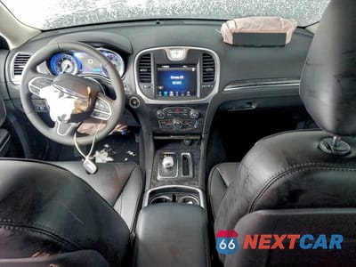 Zdjęcie 8 z 13 samochodu: 2023 CHRYSLER 300 TOURING L VIN:2C3CCASG4PH647015 - miniatura