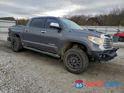 Czwarte zdjęcie samochodu z boku: 2017 TOYOTA TUNDRA CREWMAX LIMITED VIN:5TFHW5F15HX600613 - miniatura