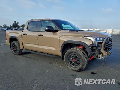 Czwarte zdjęcie samochodu z boku: 2025 TOYOTA TUNDRA CREWMAX LIMITED VIN:5TFPC5DB0SX111074 - miniatura